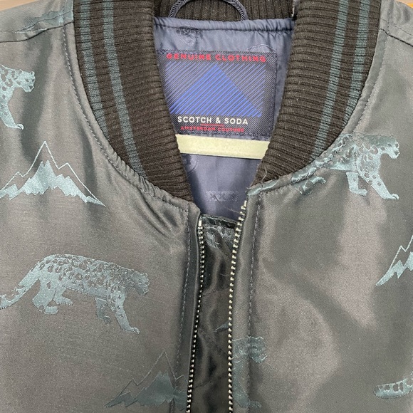 Blue Leopard print jacket. - Picture 3 of 3